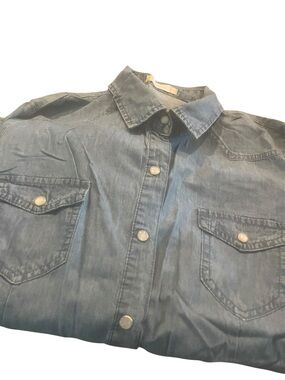 Japana size small Light Blue Denim Button-Front ladies  Shirt like new